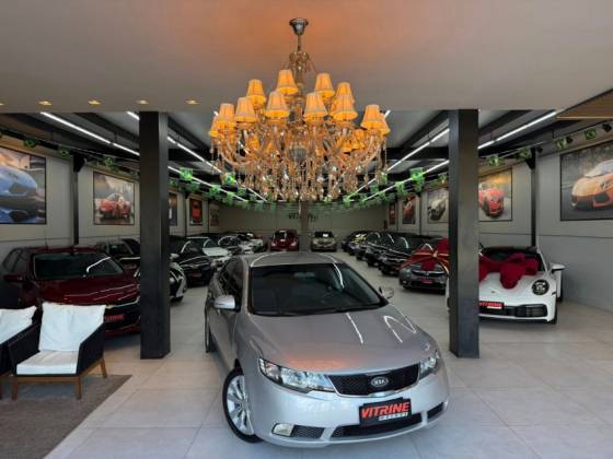 KIA CERATO 1.6 SX3 16V GASOLINA 4P AUTOMÁTICO KIA CERATO 1.6 SX3 16V GASOLINA 4P AUTOMÁTICO